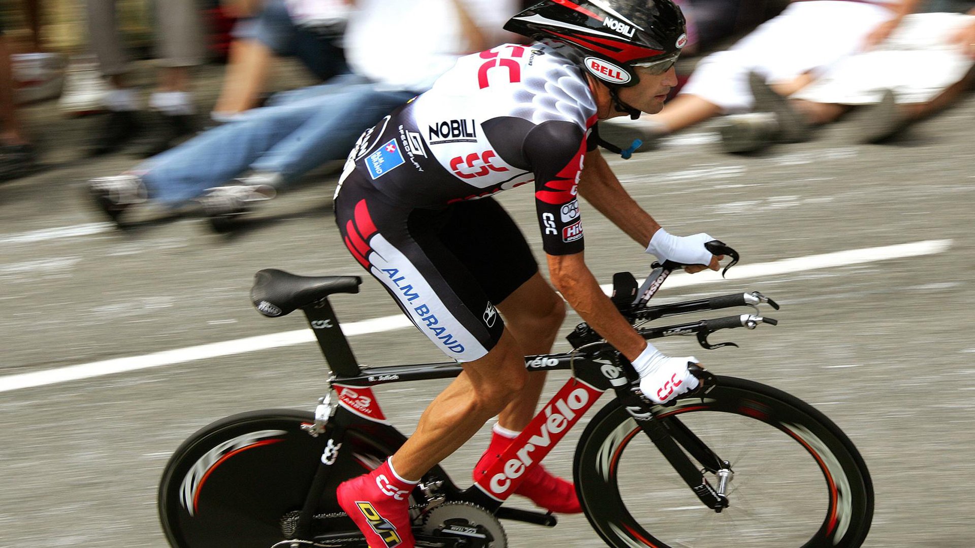 _骑行达人挑战赛：城市与自然的极速碰撞_，骑行比赛视频